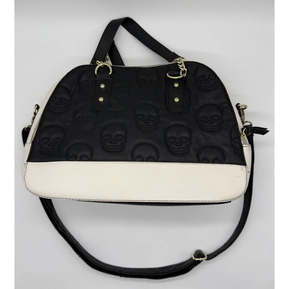 Betsy Johnson Large Skull Boss Bucket Bag or Skullicious Bag‎ No Hang Charm